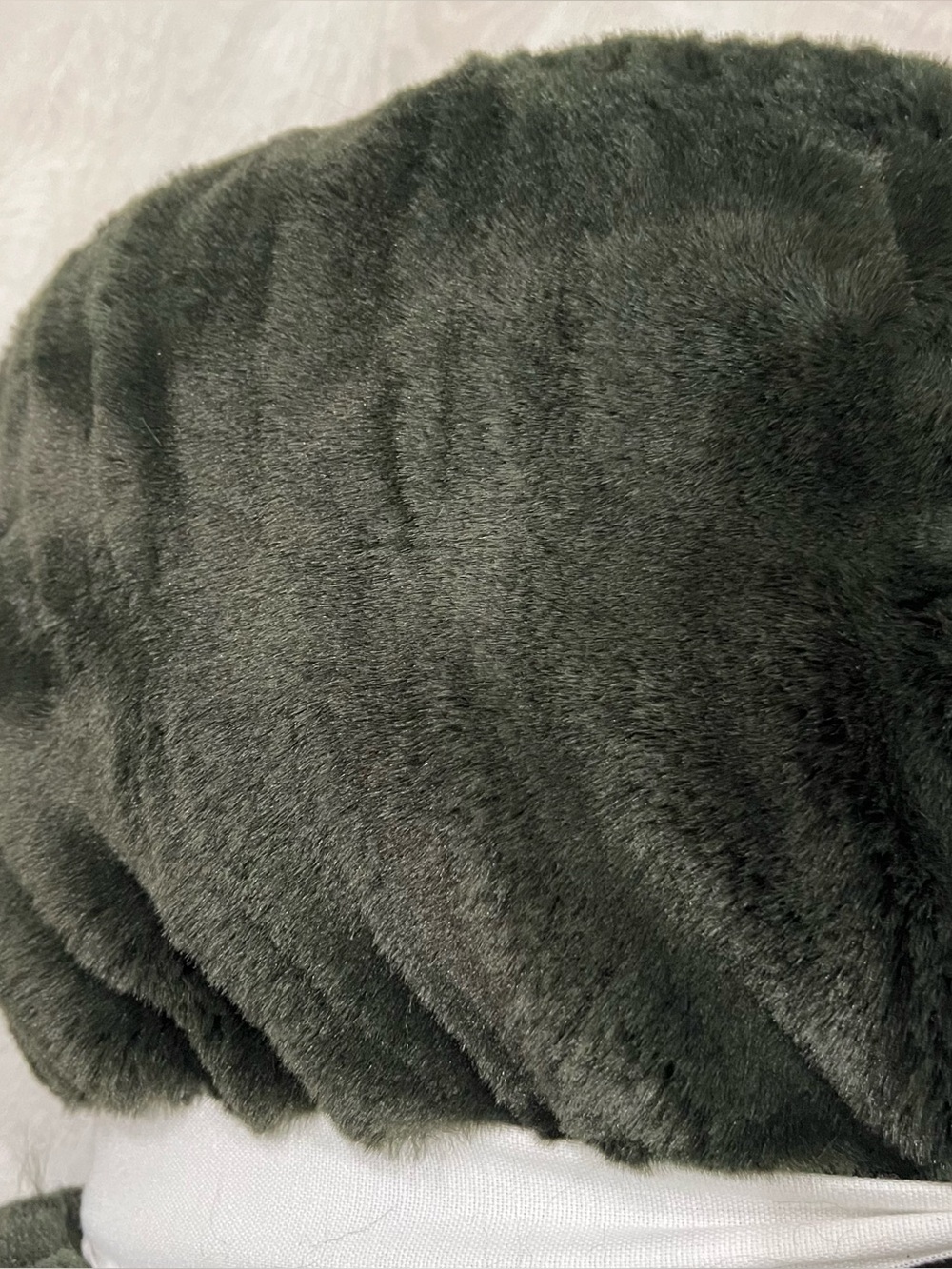 Pottery Barn Ruched Faux Fur Throw Blanket Sycamore Green 50x60 NWT Luxury - Picture 4 of 9